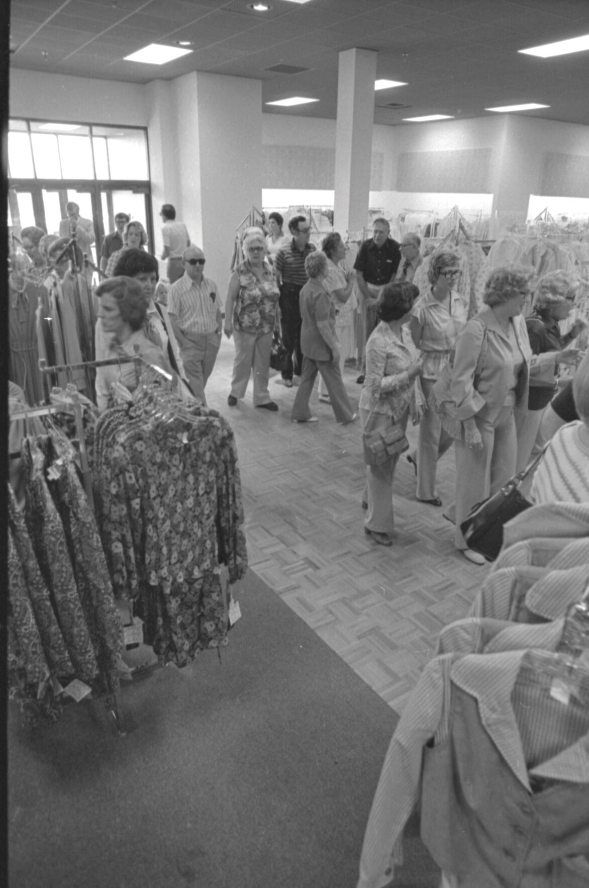 BN-1978-5896-01Ahickoryhollw_Nashville-Banner-Archives,-Special-Collections-Division,-Nashville-Public-Library.jpg